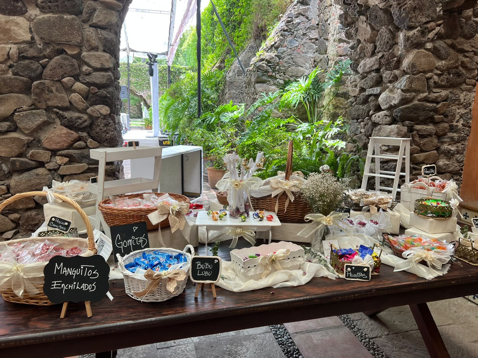 Mesa de dulces para evento en Hacienda Dolores, salón de fiestas en Querétaro